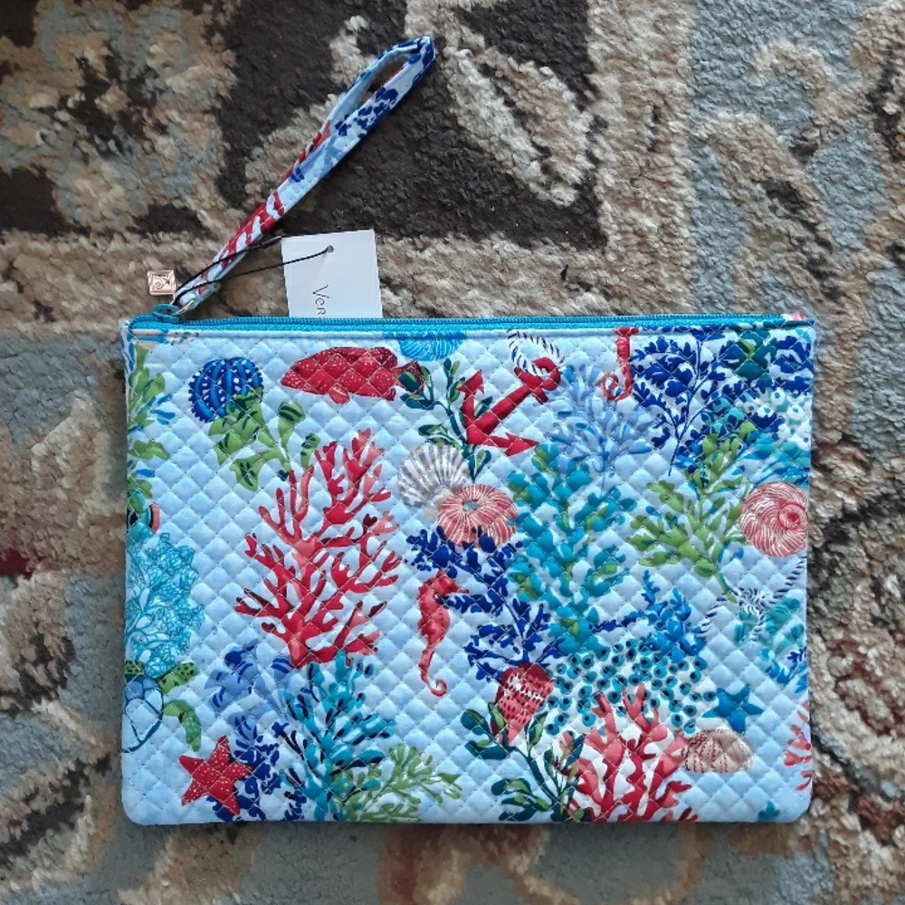 7x*Host Pick*Vera Bradley adorable wristlet - Picture 2 of 16